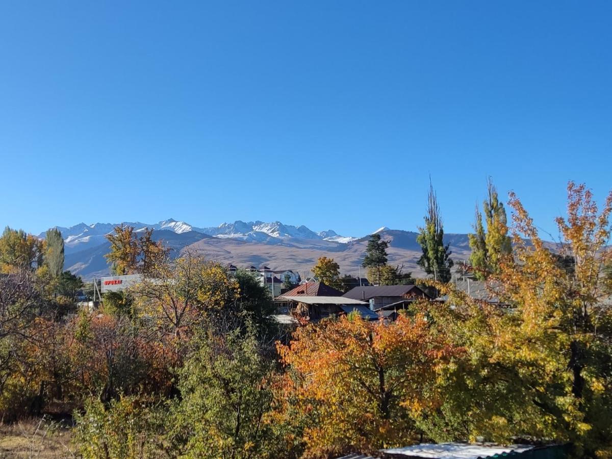 Tuenduek Guest House, Karakol Eksteriør bilde