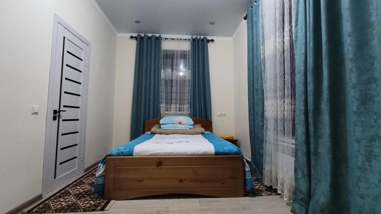 Tuenduek Guest House, Karakol Eksteriør bilde