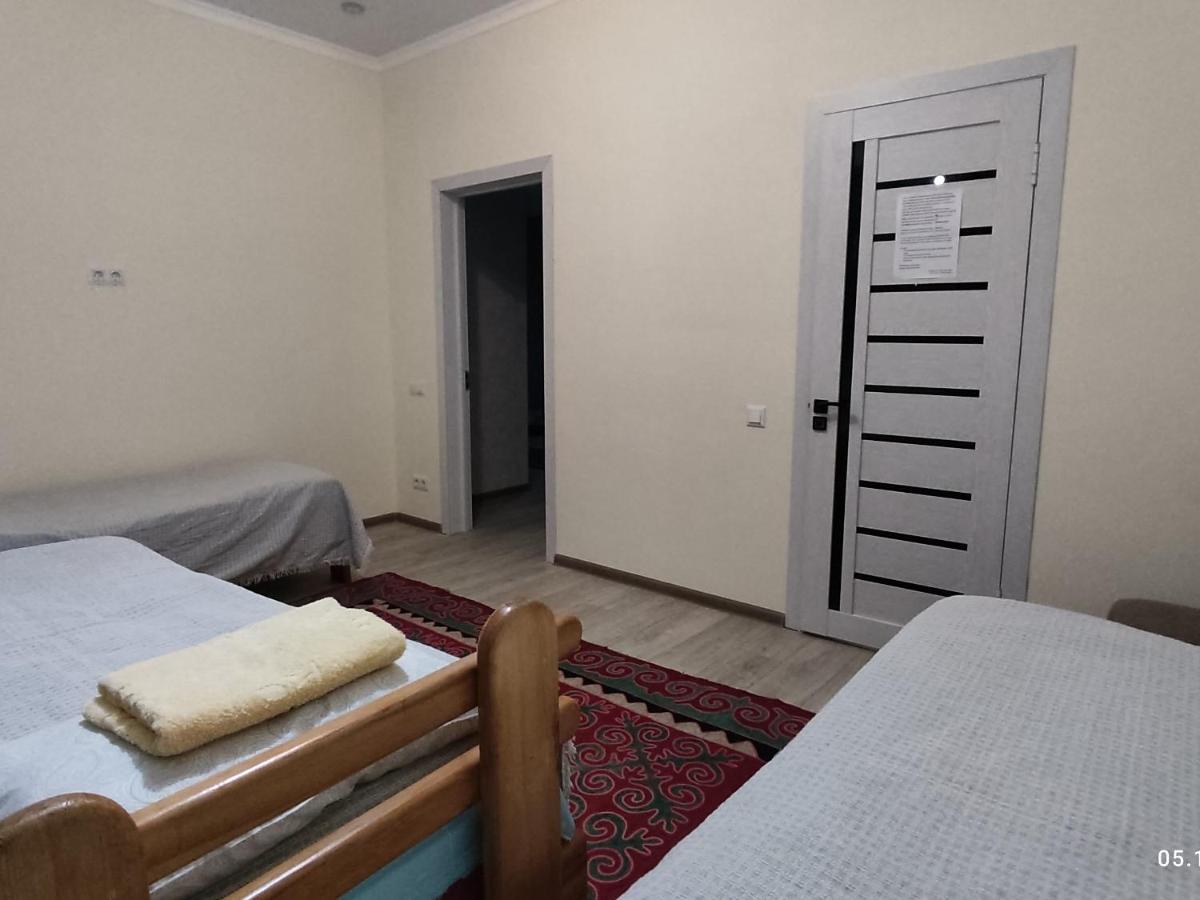 Tuenduek Guest House, Karakol Rom bilde